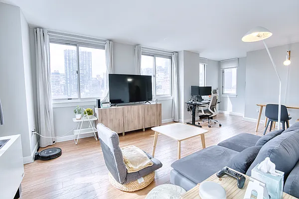 Rented by Compass | media 2