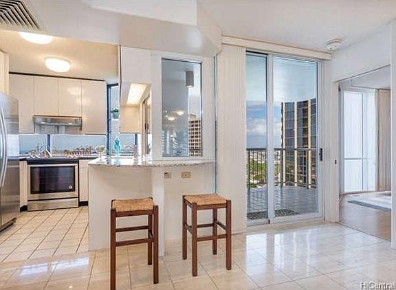 3rd image of 1212 Nuuanu Ave APT 1507