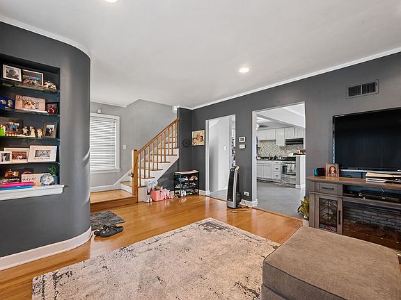 4th image of 11010 S Avenue J
