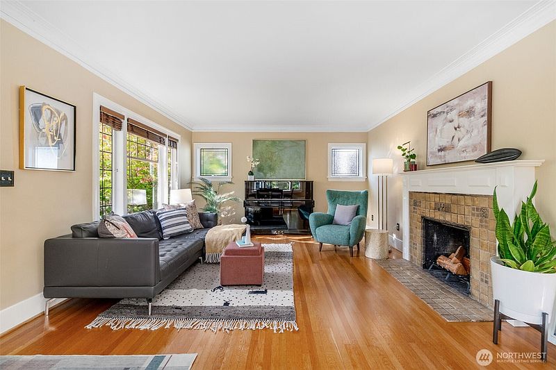 3rd image of 6516 31st Avenue NE