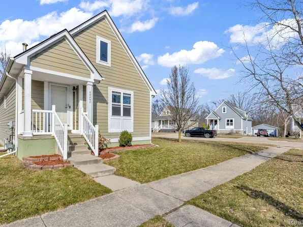 32297 Chatham St, New Haven, MI 48048