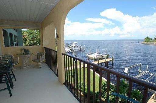 3rd image of 913 Bahia Del Sol Dr