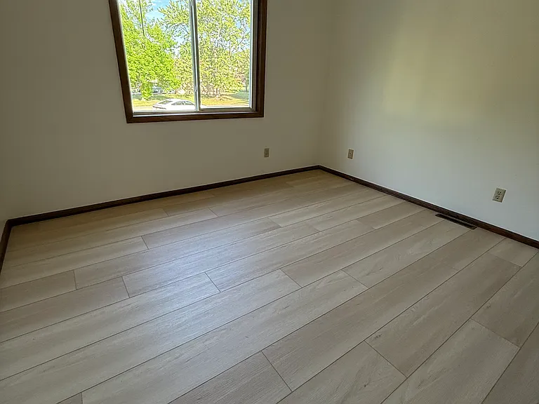 7539 Humboldt Cir N — Photo 10