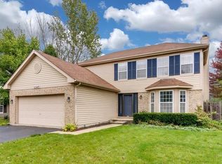 1147 Lakewood Cir, Naperville, IL 60540