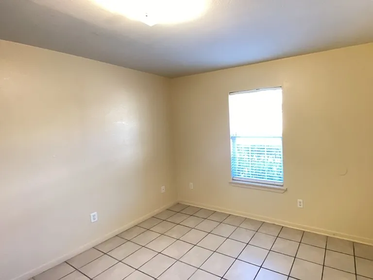 1011 Rayburn Dr #101 — Photo 8