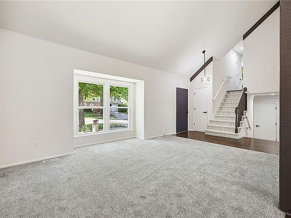 5th image of 3917 NE 59th St