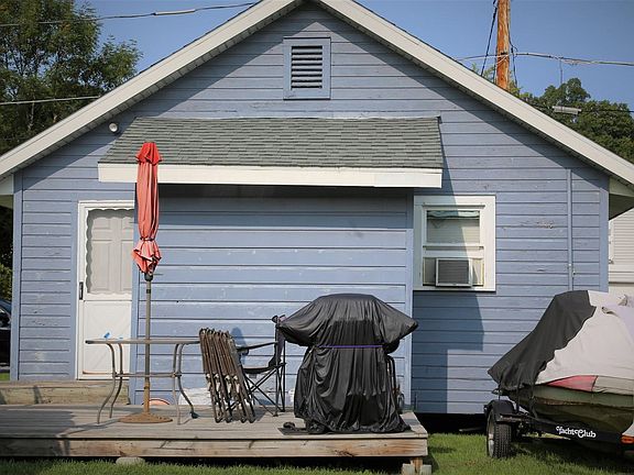 3rd image of 108 2nd St
