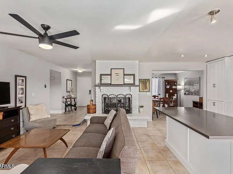 5337 E Gelding Dr — Photo 6