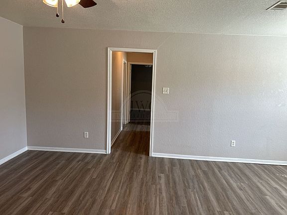 3rd image of 202 W Truman Ave APT B