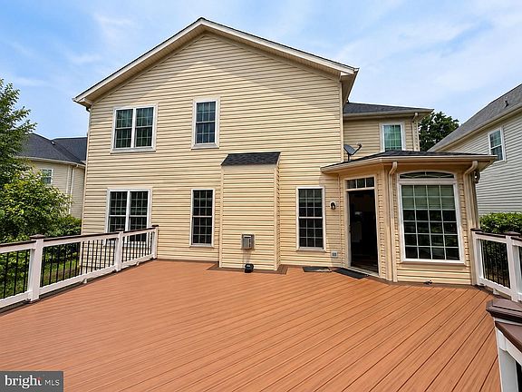 4th image of 121 King Edward Ct