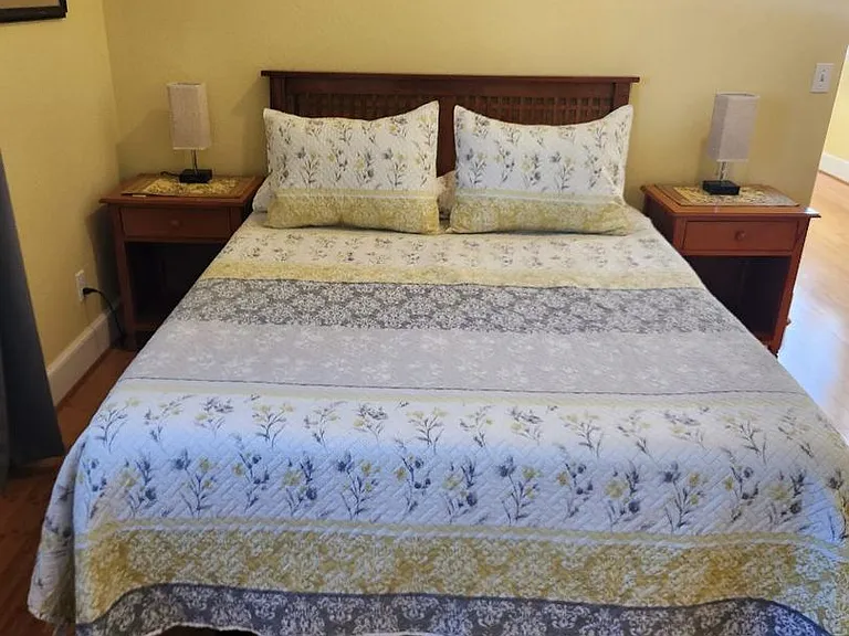 Studio Apartment on 27 Acre Estate | Available Now — Photo 7