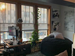 1036 W Bryn Mawr Ave, Chicago, IL 60660