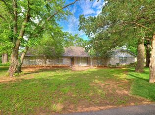 8125 Pleasant Oaks Dr, Edmond, OK 73034