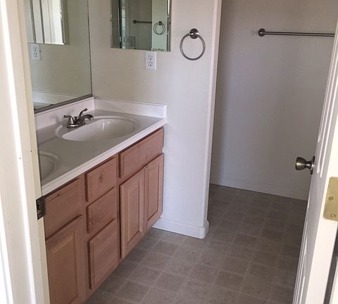 5th image of 3465 Ridgecrest Dr