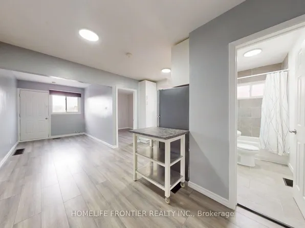 640 Wilson Ave #2, Toronto, ON M3K 1E1