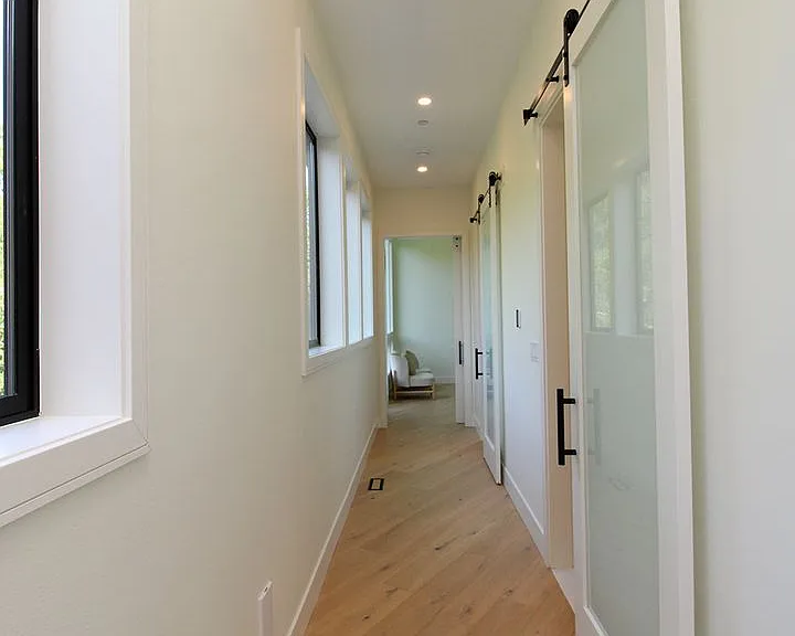 6233 SW Hamilton Way — Photo 15