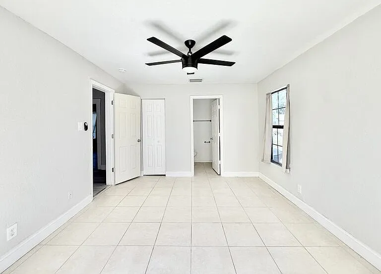 2425 Auburn St S — Photo 25