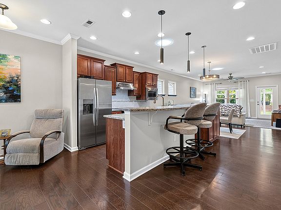4th image of 104 Rosedale Creek Dr