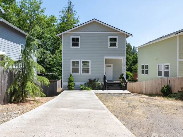 18768 1st Avenue NE, Suquamish, WA 98392