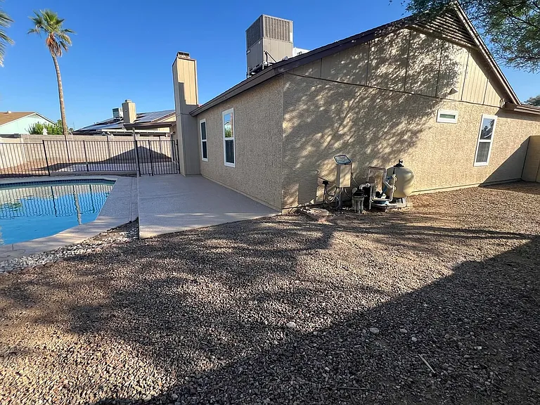 1321 E Morrow Dr — Photo 32
