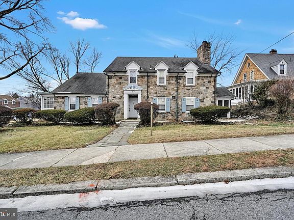 2nd image of 100 Brookline Plz