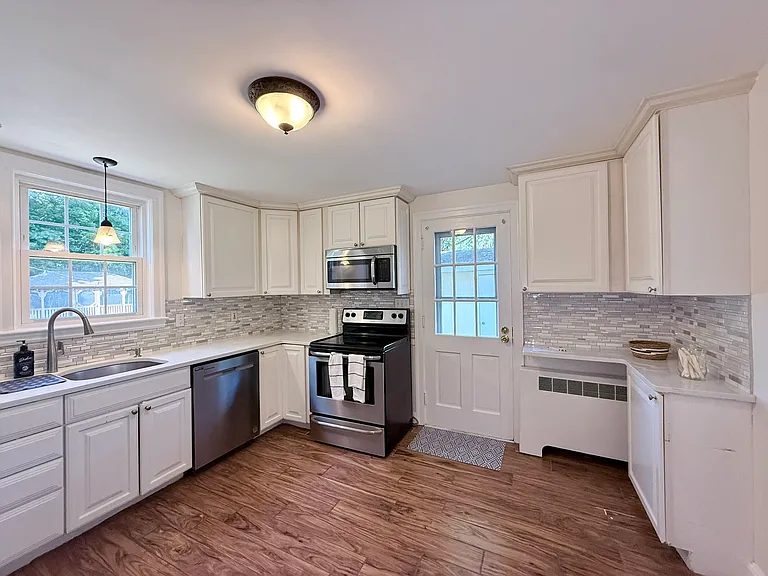16 Pine St — Photo 18