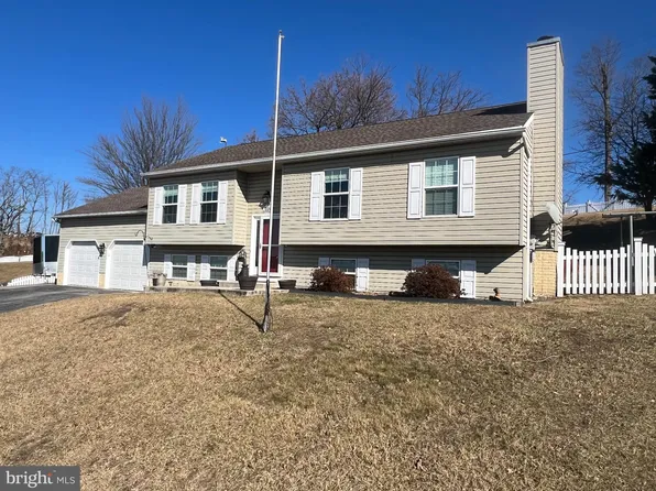 100 Vodys Ct, Smithsburg, MD 21783