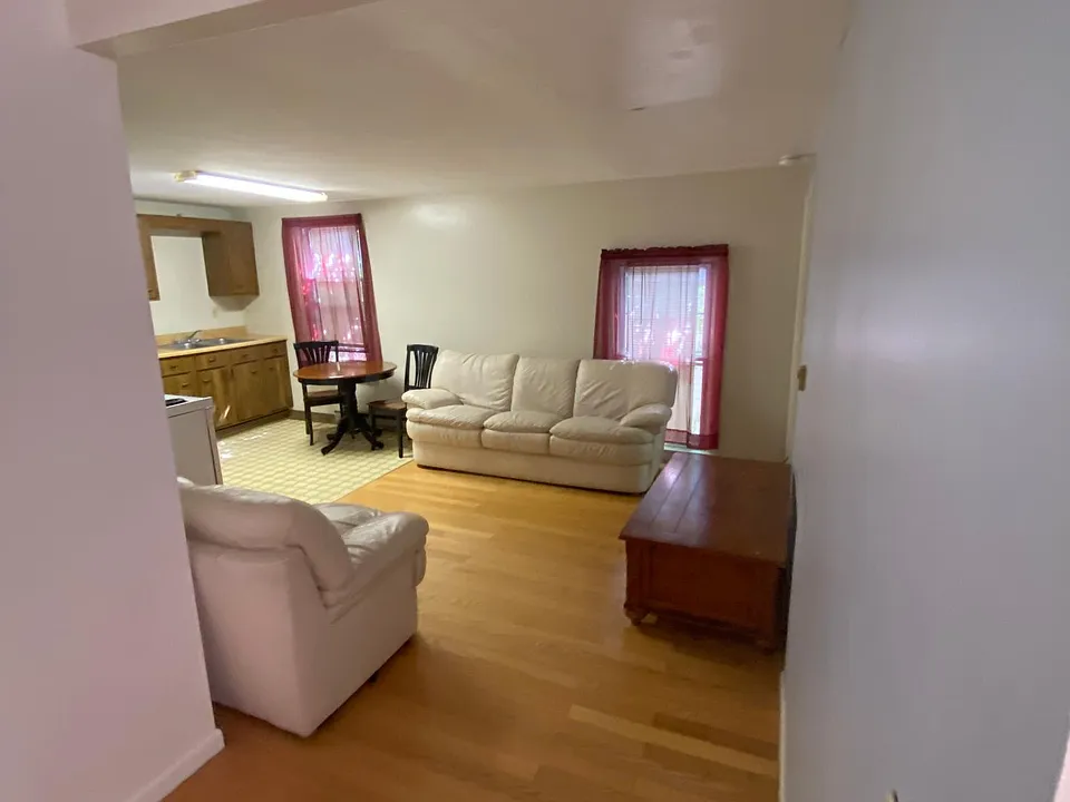 7-16 W Court St #7