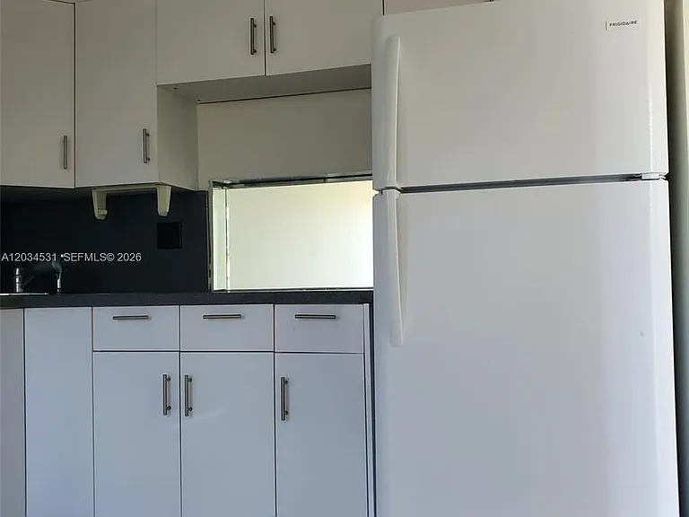 851 NE 14th Ave #414 — Photo 8