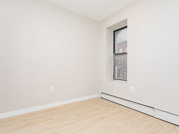 5th image of 879 De Kalb Ave #24