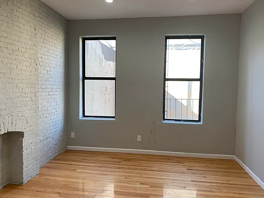 Rented by Salon Realty Corp | media 7