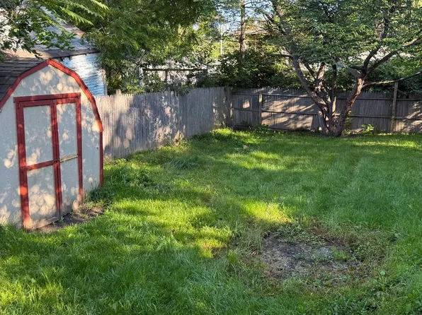 321 Denver St, Lansing, MI 48910