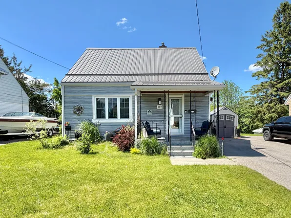 192 Pine St, Belleville, ON K8N 2N2
