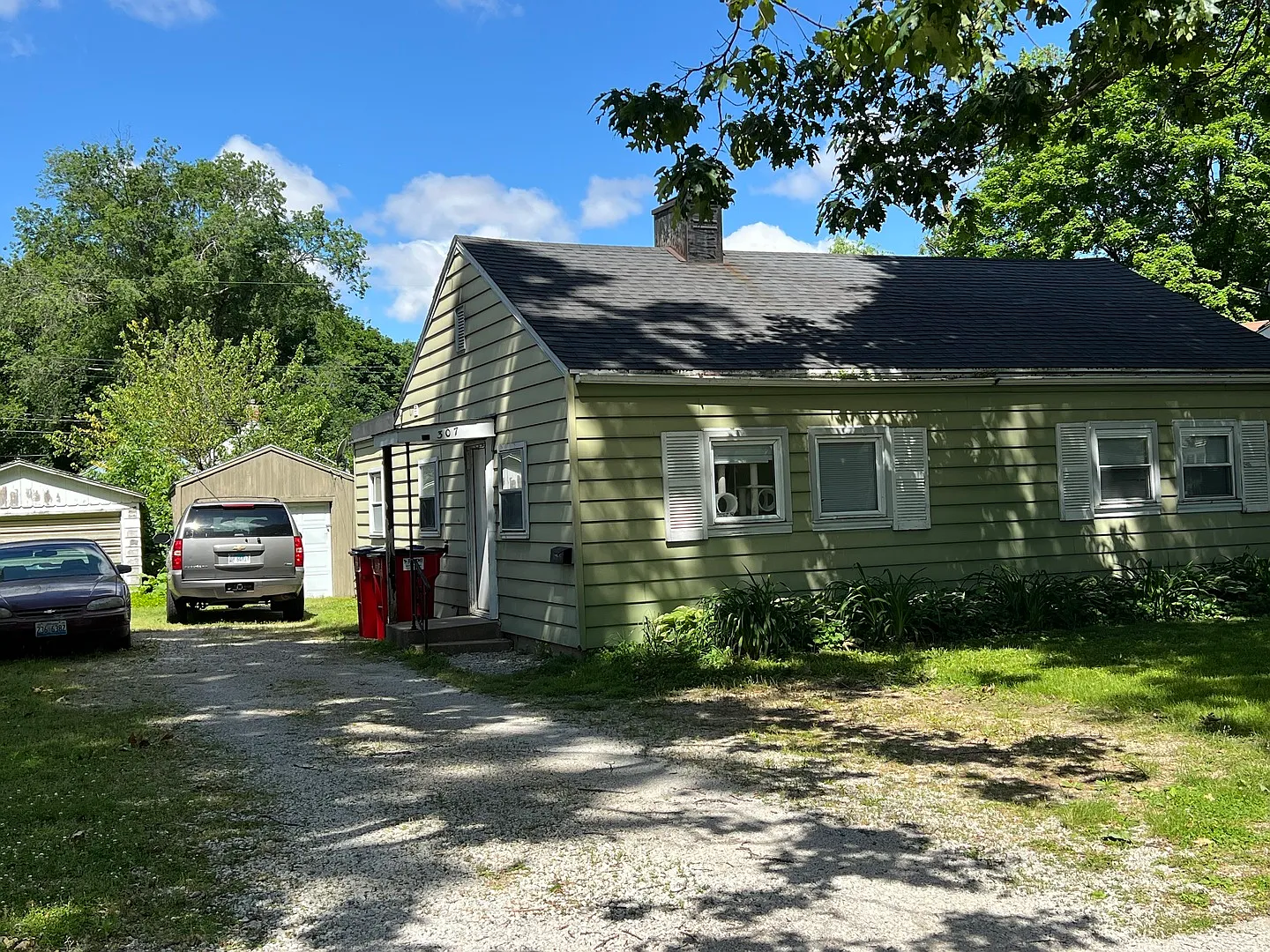 307 N Carson Ave photo 1