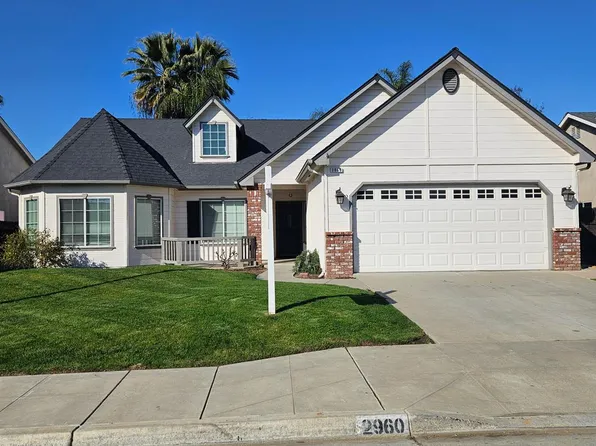 2960 E Christopher Dr, Fresno, CA 93720