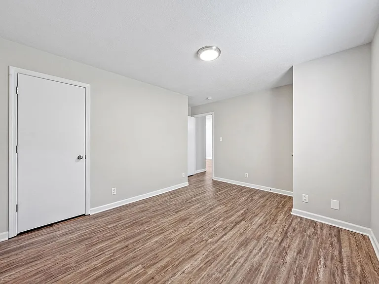 Lexington Drive -209 — Photo 12