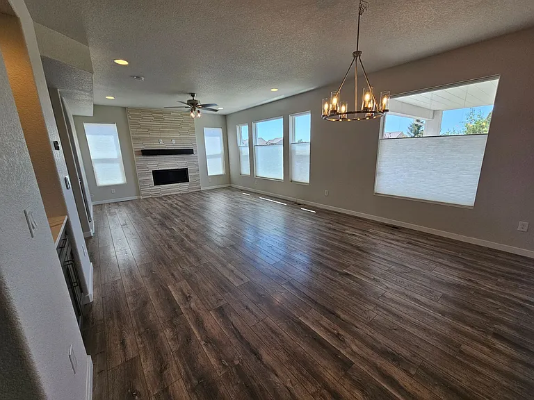 1853 Clayhouse Dr — Photo 9