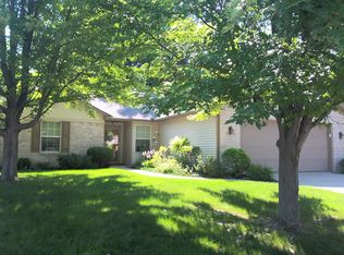 216 Stormy Ct, Fort Wayne, IN 46804