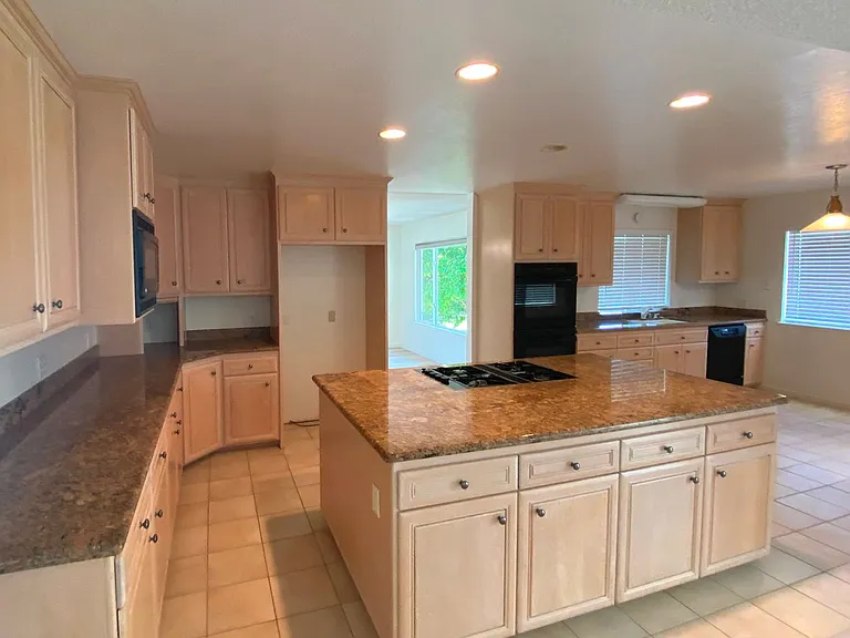 507 Walnut Ct — Photo 5