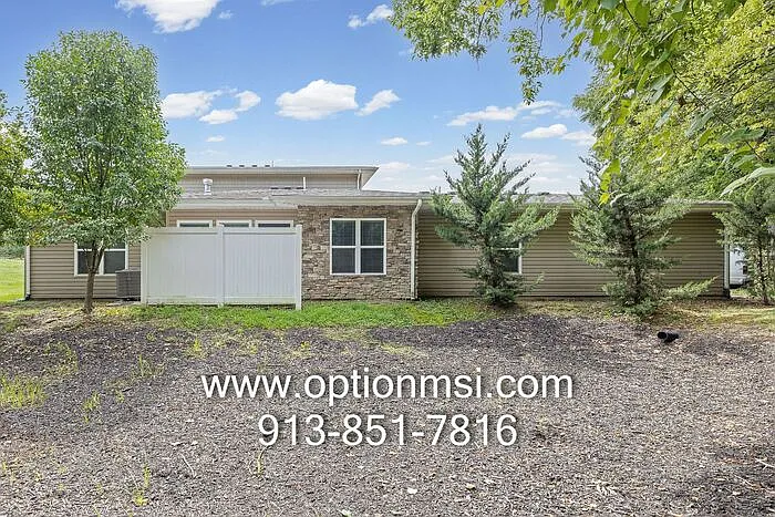 422 N Clayview Dr