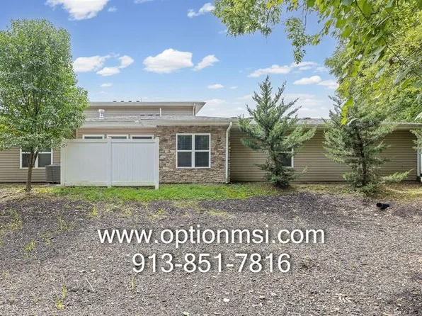 422 N Clayview Dr, Liberty, MO 64068