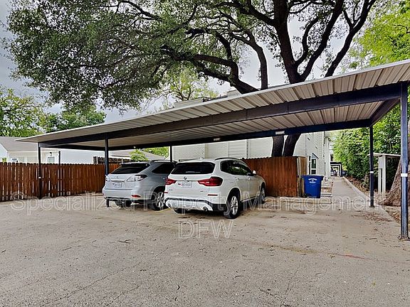 2nd image of 2807 Throckmorton St APT 101