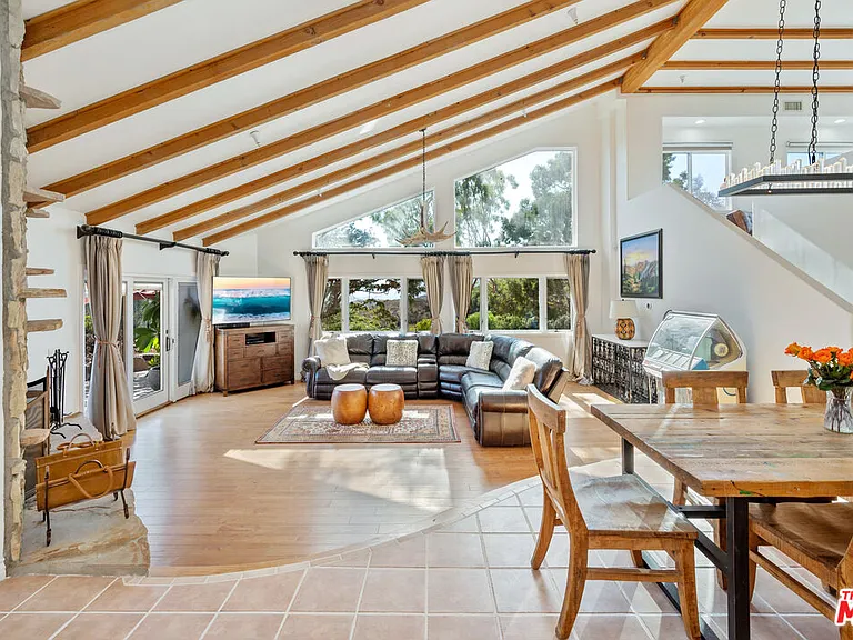 34136 Mulholland Hwy — Photo 10