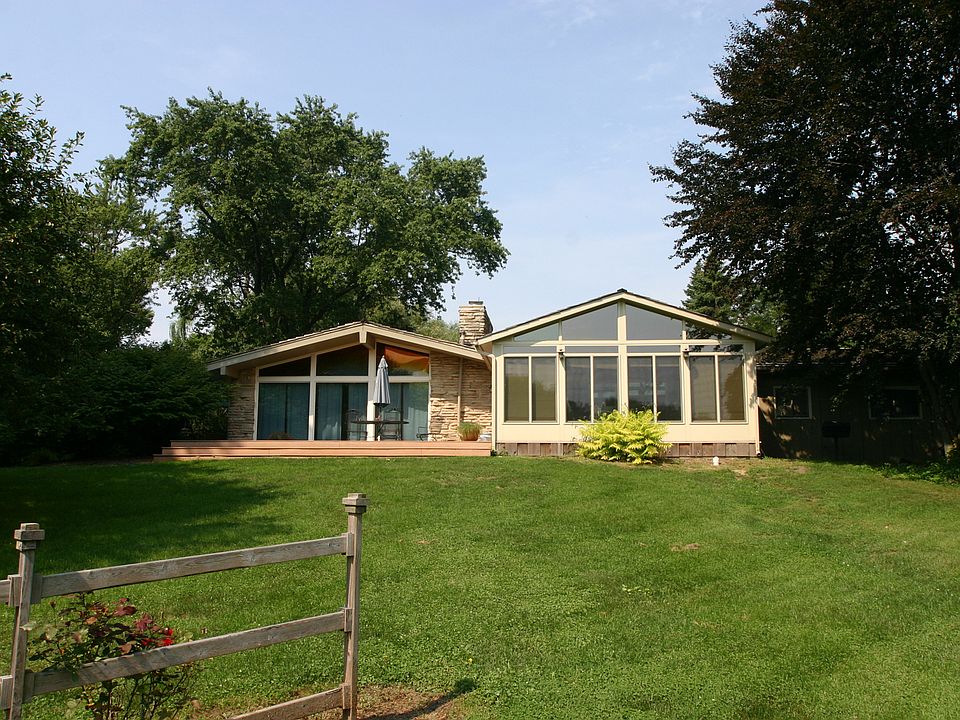 1st image of 15 Orchard Ln