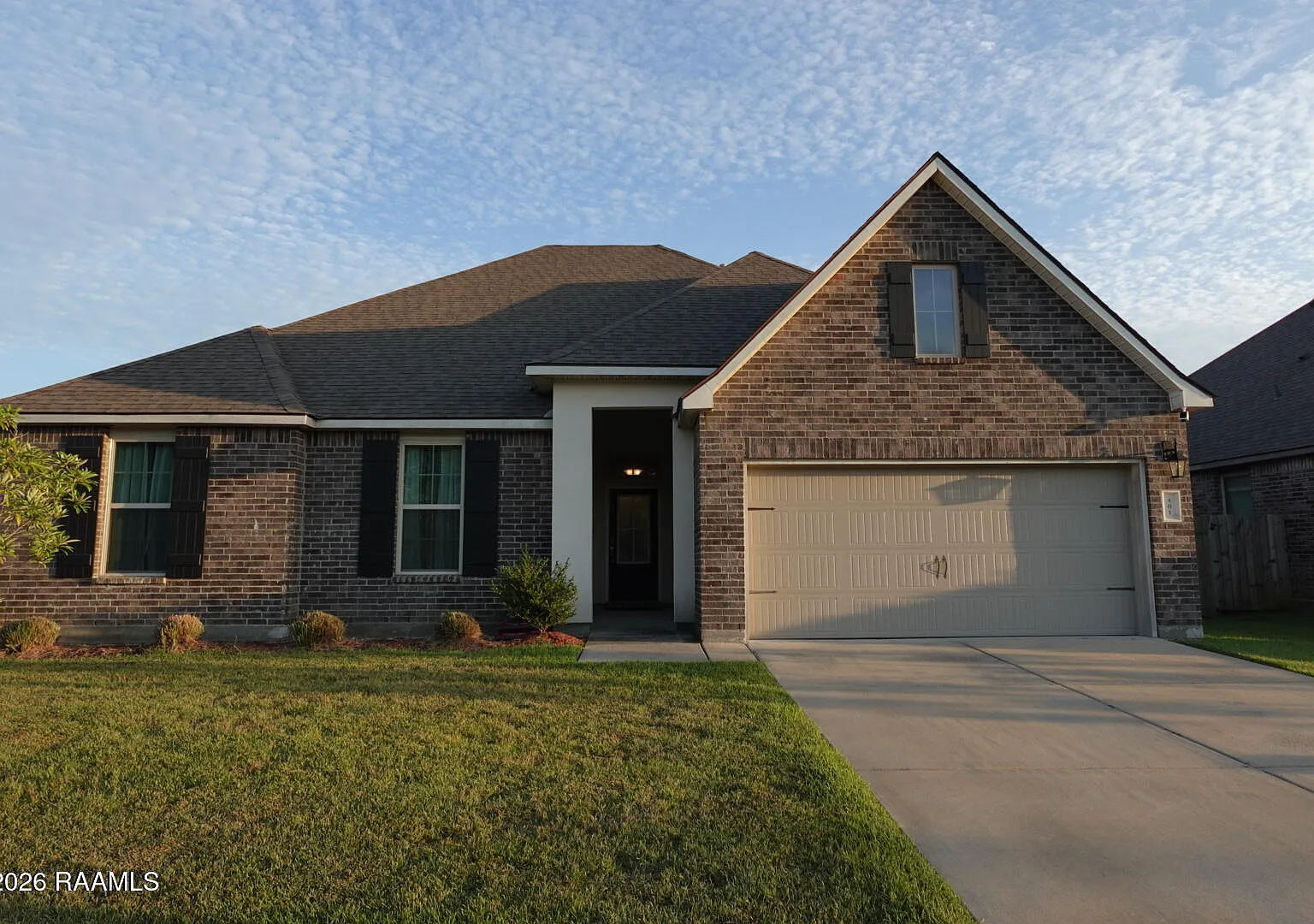 4 bed, 2473 sqft, $2,800 — Photo 1