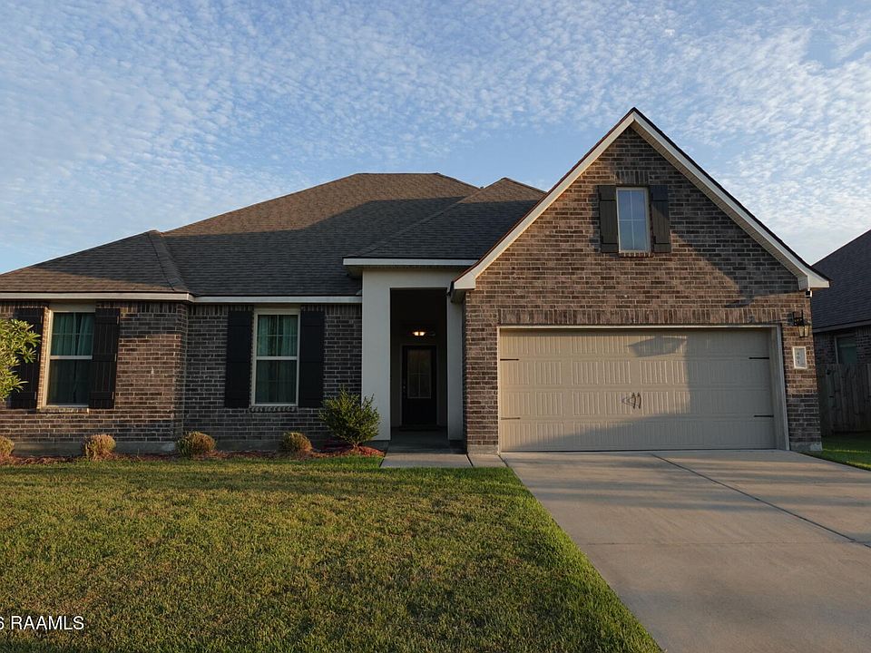 1st image of 401 Dua Ln