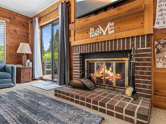 5th image of 561 Pine Ct