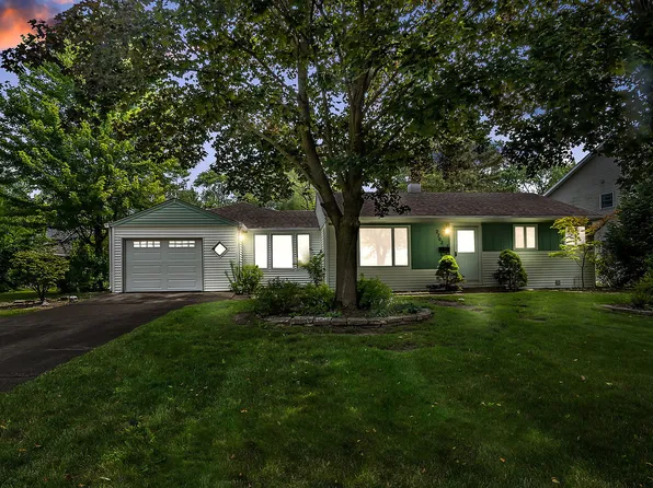 2702 School Dr, Rolling Meadows, IL 60008
