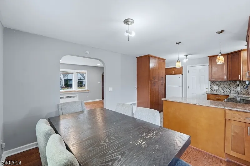 3 bed, 2.0 bath, 1580 sqft, $3,750 — Photo 4