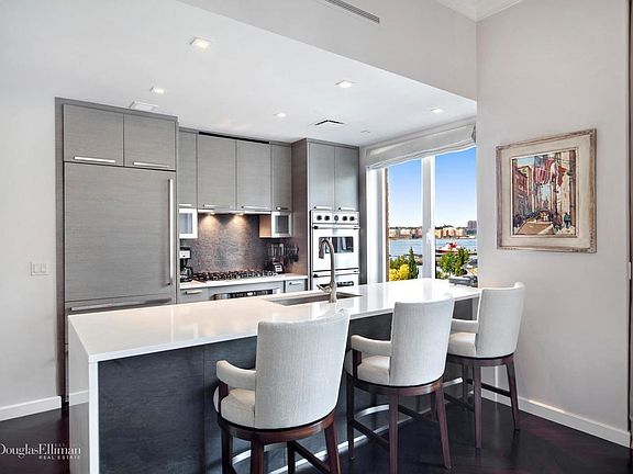 4th image of 400 W 12th St APT 6D